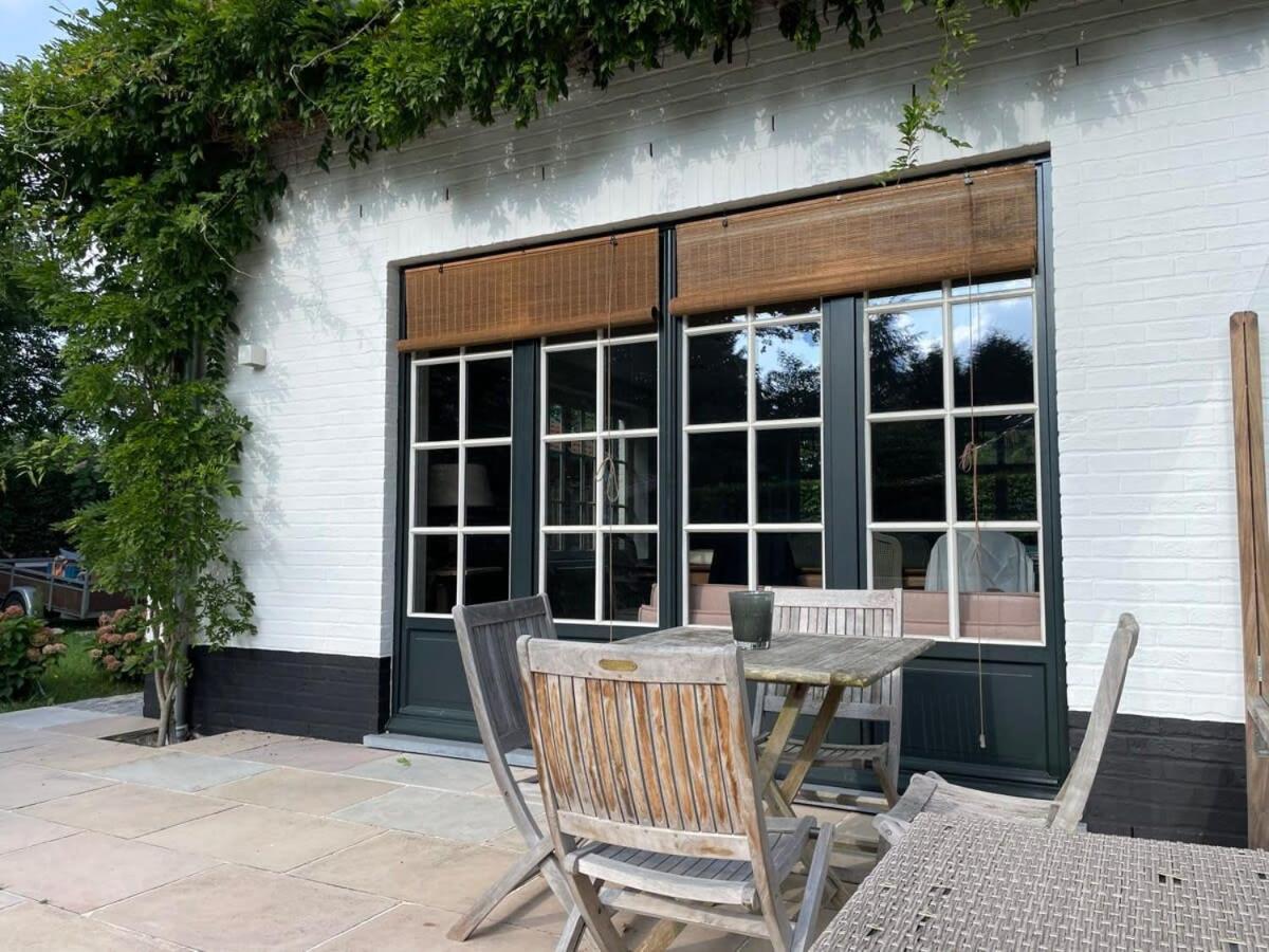 Huswell - Two Guest-Rooms In Stylish Villa - Free Bikes บรูจส์ ภายนอก รูปภาพ