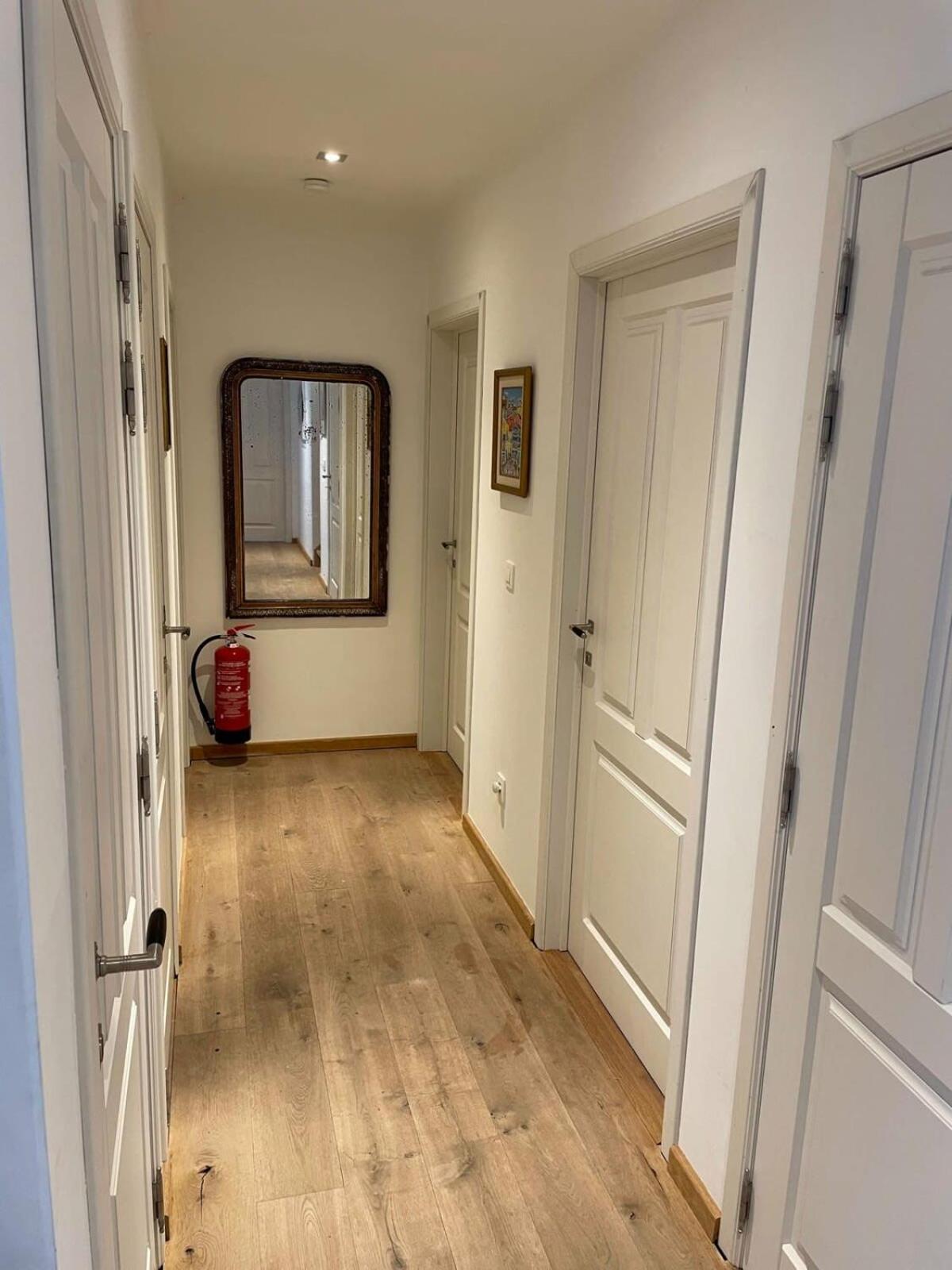 Huswell - Two Guest-Rooms In Stylish Villa - Free Bikes บรูจส์ ภายนอก รูปภาพ